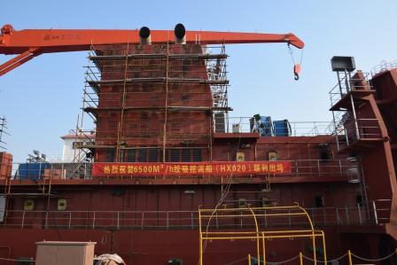 江蘇海新重工熱烈慶祝4艘船舶同日下水、出塢